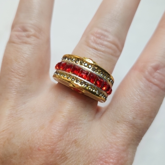 Vintage red rhinestone ring - Picture 8 of 8